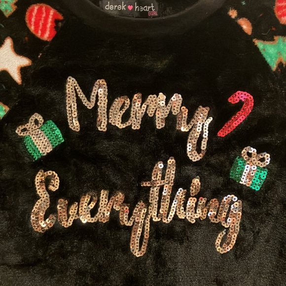 Derek Heart Black Sweater - Picture 2 of 5